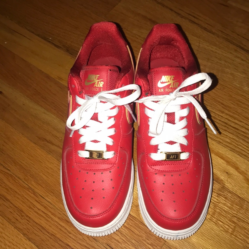 Red and gold air force’s